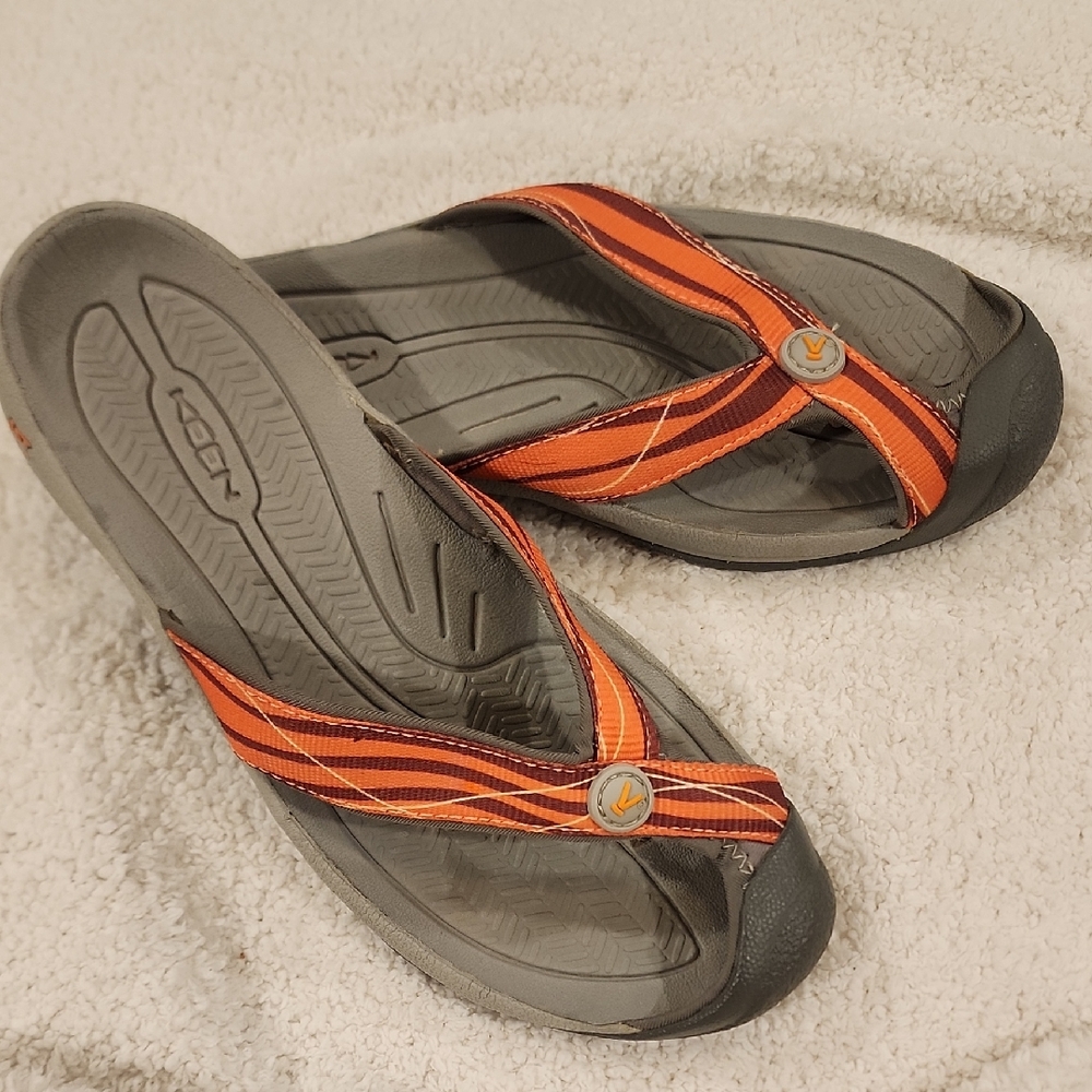 Keen Vibrant Orange and Gray Sandal Sz.8.5 Pre-loved - The Ugly Shoe/so Comfy